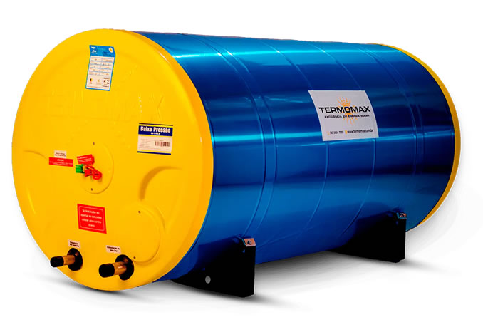 Boiler e reservatório térmico instalado